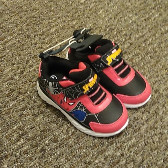 Baby boy Spiderman shoes size 7 - Picture 2 of 4